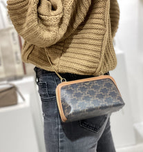Load image into Gallery viewer, Celine clutch on chain in triomphe canvas and lambskin