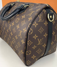 Load image into Gallery viewer, Louis Vuitton speedy 30 bandouliere world tour