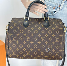 Load image into Gallery viewer, Louis Vuitton speedy 30 bandouliere world tour