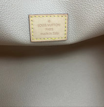 Load image into Gallery viewer, Louis Vuitton nice BB