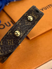 Load image into Gallery viewer, Louis Vuitton blooming monogram bracelet