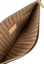 Load image into Gallery viewer, Louis Vuitton pochette in monogram