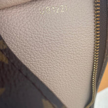 Load image into Gallery viewer, Louis Vuitton toiletry 26