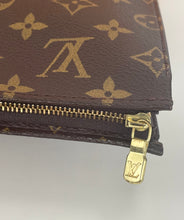 Load image into Gallery viewer, Louis Vuitton toiletry 26