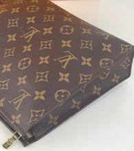 Load image into Gallery viewer, Louis Vuitton toiletry 26