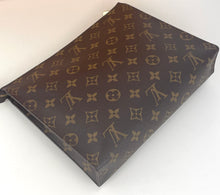 Load image into Gallery viewer, Louis Vuitton toiletry 26