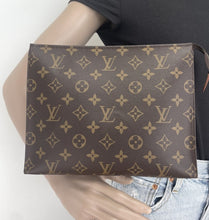 Load image into Gallery viewer, Louis Vuitton toiletry 26
