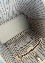 Load image into Gallery viewer, Louis Vuitton neverfull MM