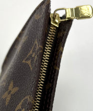 Load image into Gallery viewer, Louis Vuitton monogram pochette clutch