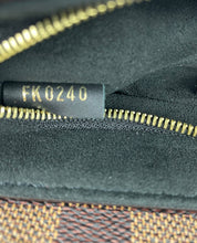 Load image into Gallery viewer, Louis Vuitton Vavin PM in ebene and noir
