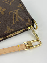 Load image into Gallery viewer, Louis Vuitton pochette accessories in monogram