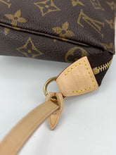 Load image into Gallery viewer, Louis Vuitton pochette accessories in monogram