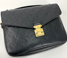 Load image into Gallery viewer, Louis Vuitton pochette metis empreinte