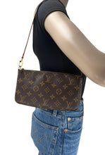 Load image into Gallery viewer, Louis Vuitton pochette accessories in monogram