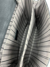 Load image into Gallery viewer, Louis Vuitton pochette metis empreinte