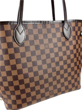 Load image into Gallery viewer, Louis Vuitton neverfull MM damier