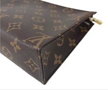 Load image into Gallery viewer, Louis Vuitton toiletry 19