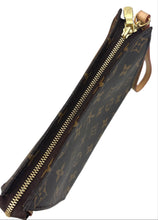 Load image into Gallery viewer, Louis Vuitton toiletry 19 with insert