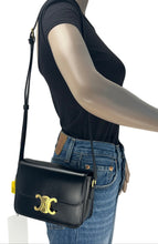 Load image into Gallery viewer, Celine triomphe teen in black shiny calf