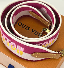 Load image into Gallery viewer, Louis Vuitton strap/  bandouliere in fuschia