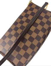 Load image into Gallery viewer, Louis Vuitton pochette accessories in damier ebene canvas