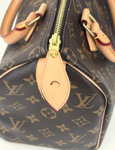 Load image into Gallery viewer, Louis Vuitton speedy 25 in monogram