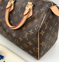 Load image into Gallery viewer, Louis Vuitton speedy 25 in monogram