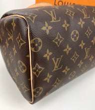 Load image into Gallery viewer, Louis Vuitton speedy 25 in monogram
