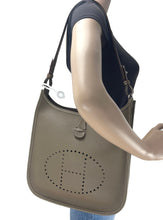 Load image into Gallery viewer, Hermes Evelyne poche III PM in etoupe
