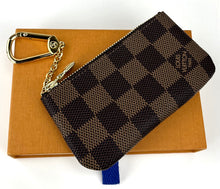 Load image into Gallery viewer, Louis Vuitton key pouch in damier ebene