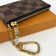 Load image into Gallery viewer, Louis Vuitton key pouch in damier ebene
