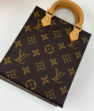 Load image into Gallery viewer, Louis Vuitton petit sac plat
