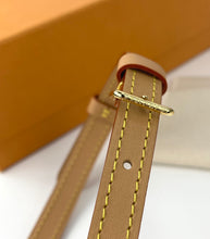 Load image into Gallery viewer, Louis Vuitton petit sac plat