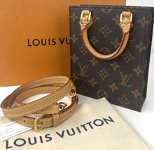 Load image into Gallery viewer, Louis Vuitton petit sac plat