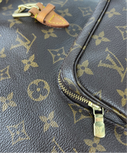Load image into Gallery viewer, Louis Vuitton Montsouris MM