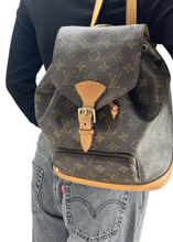 Load image into Gallery viewer, Louis Vuitton Montsouris MM