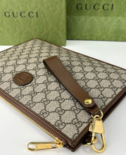 Load image into Gallery viewer, Gucci interlocking G jacquard zipped wristlet pouch