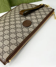 Load image into Gallery viewer, Gucci interlocking G jacquard zipped wristlet pouch