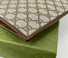 Load image into Gallery viewer, Gucci interlocking G jacquard zipped wristlet pouch