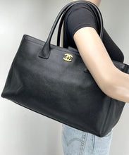 Load image into Gallery viewer, Chanel Cerf executive tote
