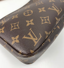 Load image into Gallery viewer, Louis Vuitton pochette accessories in monogram