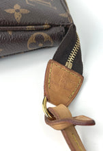 Load image into Gallery viewer, Louis Vuitton pochette accessories in monogram