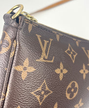 Load image into Gallery viewer, Louis Vuitton pochette accessories in monogram