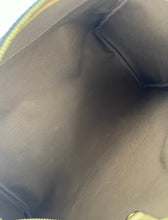 Load image into Gallery viewer, Louis Vuitton speedy 40 in monogram