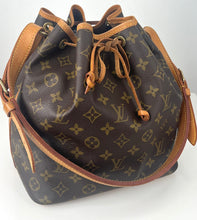 Load image into Gallery viewer, Louis Vuitton petit noé in monogram canvas