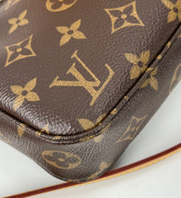 Load image into Gallery viewer, Louis Vuitton pochette accessories in monogram