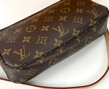 Load image into Gallery viewer, Louis Vuitton pochette accessories in monogram