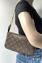 Load image into Gallery viewer, Louis Vuitton pochette accessories in monogram