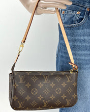Load image into Gallery viewer, Louis Vuitton pochette accessories in monogram