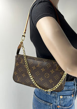 Load image into Gallery viewer, Louis Vuitton pochette accessories in monogram